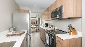 Micro-ondes, four, plaque de cuisson, lave-vaisselle