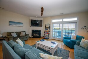 Smart TV, DVD player, books