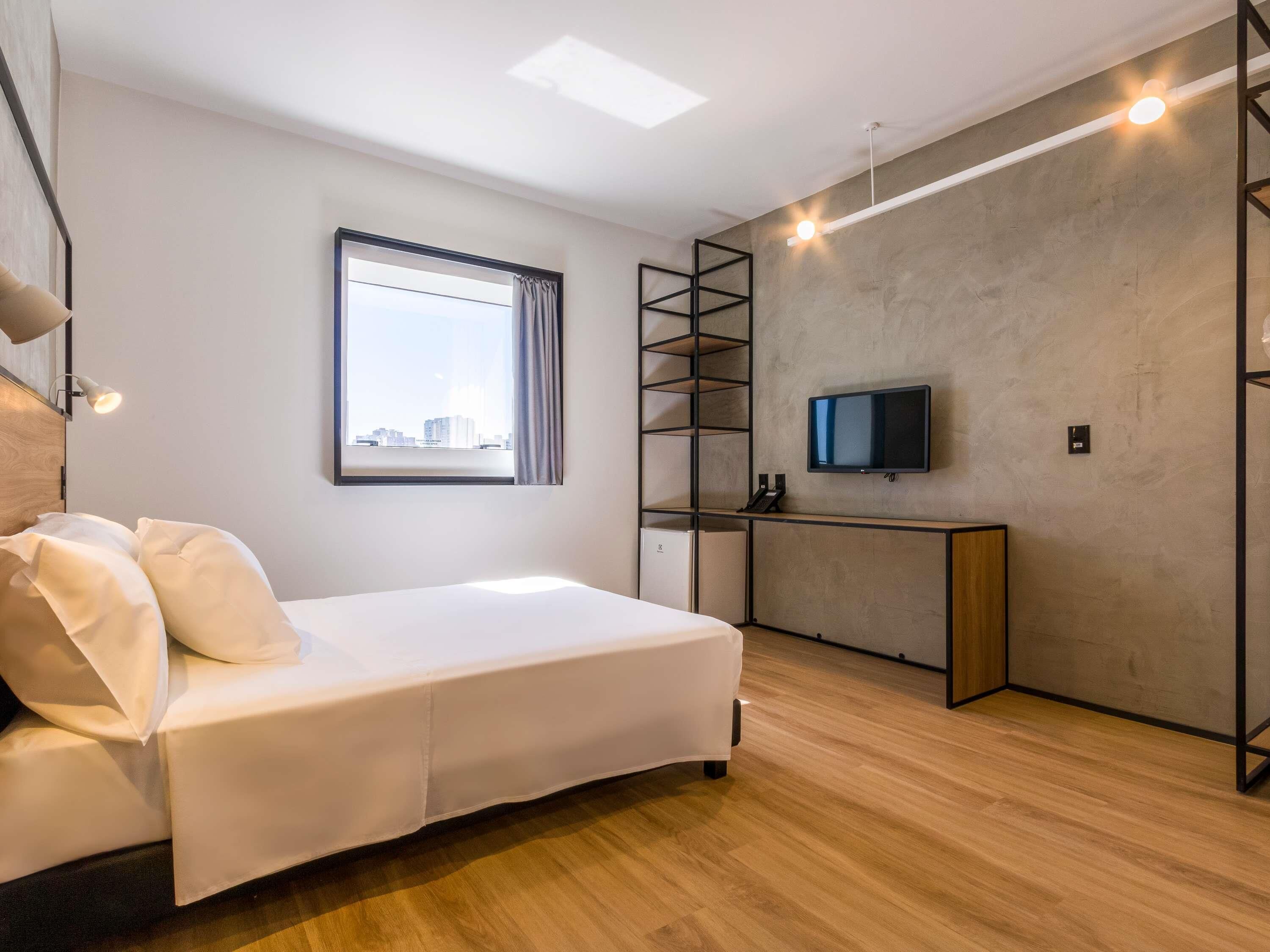 Apartment, 1 Double Bed, Accessible (Modern) | Desk, blackout curtains, soundproofing, free WiFi