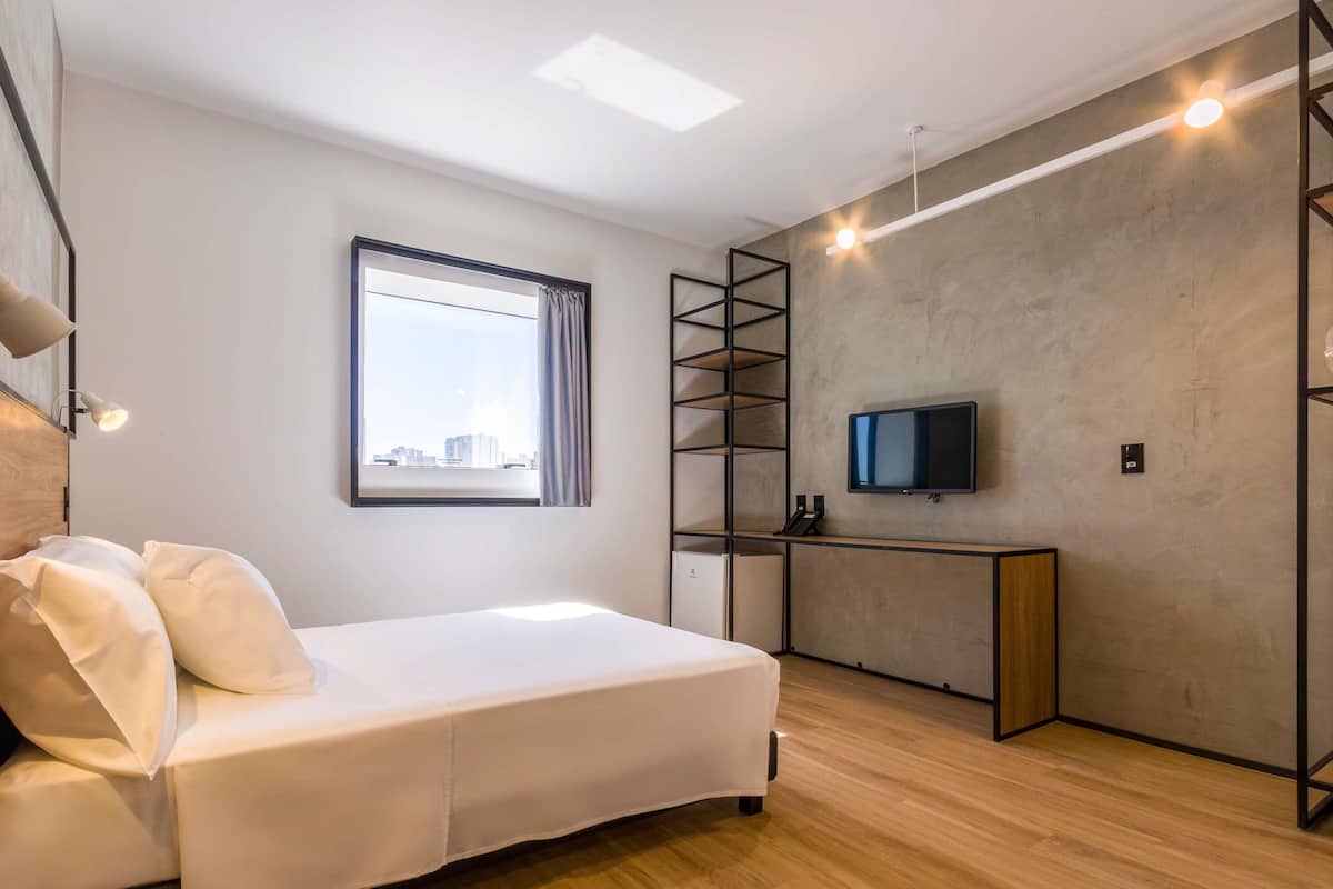 Apartamento, 1 cama doble, accesible para personas con discapacidad (Modern) | Escritorio, cortinas opacas, sistema de insonorización y wifi gratis