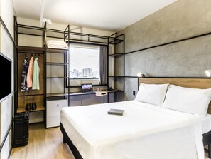 Apartamento, 1 cama de casal | Escrivaninha, cortinas blackout, quartos à prova de som