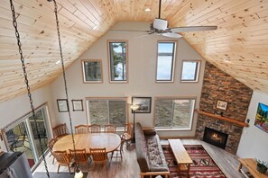 Smart TV, fireplace, books - Beautiful Lakeside Home (Woodruff)