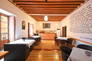 Desayuno continental incluido todos los días 