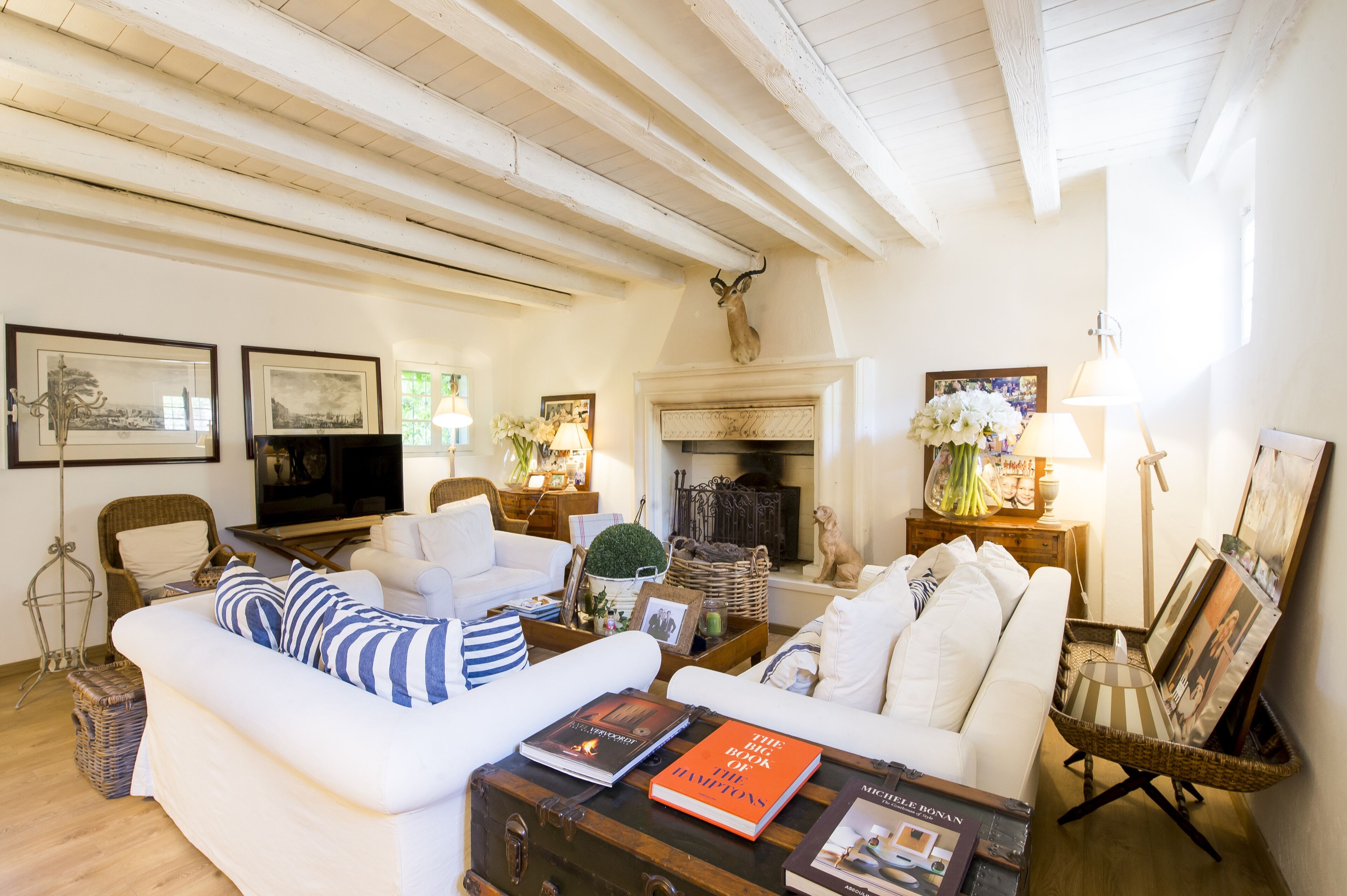 Télévision, cheminée