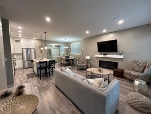 Smart TV, fireplace, Netflix, books