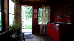 Interior - Duplex First Floor - Southmoreland, KCMO - Easy access to all KC has to offer (Kansas City)