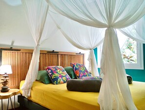 1 chambre, coffres-forts dans les chambres, fer et planche à repasser