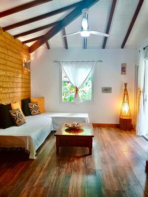 1 Schlafzimmer, Zimmersafe, BĂŒgeleisen/BĂŒgelbrett, WLAN