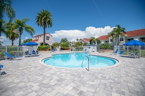 A heated pool - 2BR Golf View | Near St. Pete Bch (St. Petersburg)