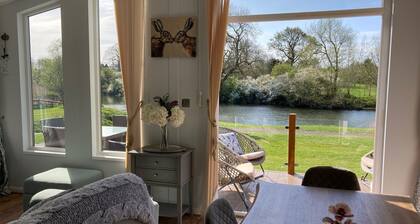 River Retreat Lodge is front line with panoramic views over the river Avon.