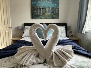 2 chambres, fer et planche à repasser, Wi-Fi gratuit, draps fournis