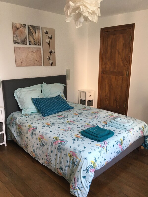 1 bedroom, iron/ironing board, travel cot, WiFi