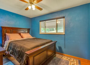 2 habitaciones, escritorio, tabla de planchar con plancha y wifi gratis 