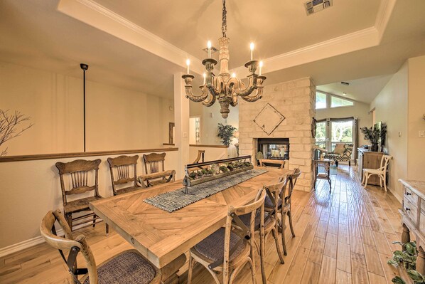 Dining - Private Dock! Family Retreat on Guadalupe River (Seguin)