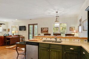 Interior - The Bluffton Farmhouse (Bluffton)