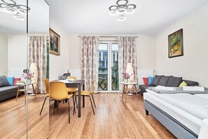 Iron/ironing board, WiFi, bed sheets