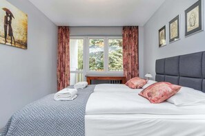 1 habitación, tabla de planchar con plancha, wifi y ropa de cama 