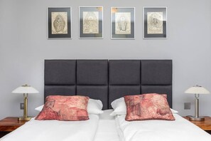 1 bedroom, iron/ironing board, WiFi, bed sheets - Stylish Apartment with Balcony | Workspace (Poznan)