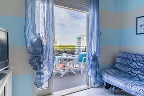 Living area - GuestHost - Lido degli Estensi Flat a stone's throw from the beach (Lidi Estensi)
