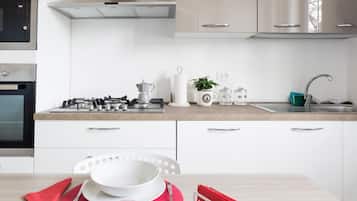 Frigorifero, microonde, forno, lavastoviglie