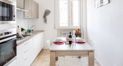 GuestHost - The apartment is located on the raised ground floor of a building with an elevator, not suitable for the disabled. There are steps to access the elevator.In 66 square meters of space, it comfortably accommodates four people with a double bedr