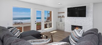 Direct Oceanfront 2 Bedroom 2 Bathroom on the 1st Floor