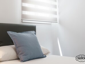 2 chambres, fer et planche à repasser, accès Internet, draps fournis