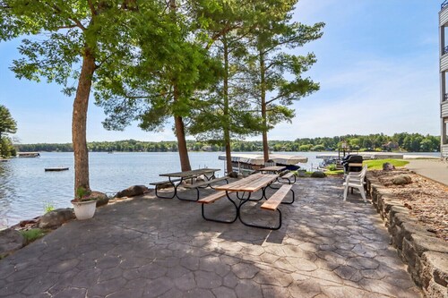 The Dockview on Lake Delton - Lakefront, PIckleball, Pools