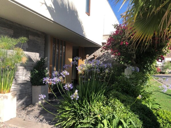 Exterior detail - Rest House in a very secure Condo for families rounded by natural areas (Chicureo)