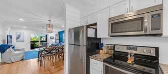 2 BR/2BA Villa! Top Floor! New Building-Elevator! Neighborhood Pool! Amenity Cards!