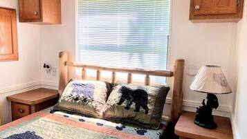 1 bedroom, iron/ironing board, travel crib, WiFi