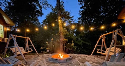 Mountain Cabin,Jacuzzi,WIFI, Pets,10min Casino/Pets