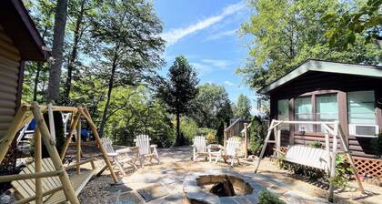 Mountain Views Cabin with Loft WiFi Pets Casino Fire pit Tesla Charger