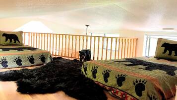 2 bedrooms, iron/ironing board, travel cot, WiFi