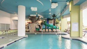 屋内プール、温水プール