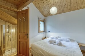 5 Schlafzimmer, Bügeleisen/Bügelbrett, kostenloses WLAN, Bettwäsche