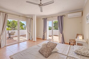 4 chambres, fer et planche à repasser, Wi-Fi gratuit, draps fournis