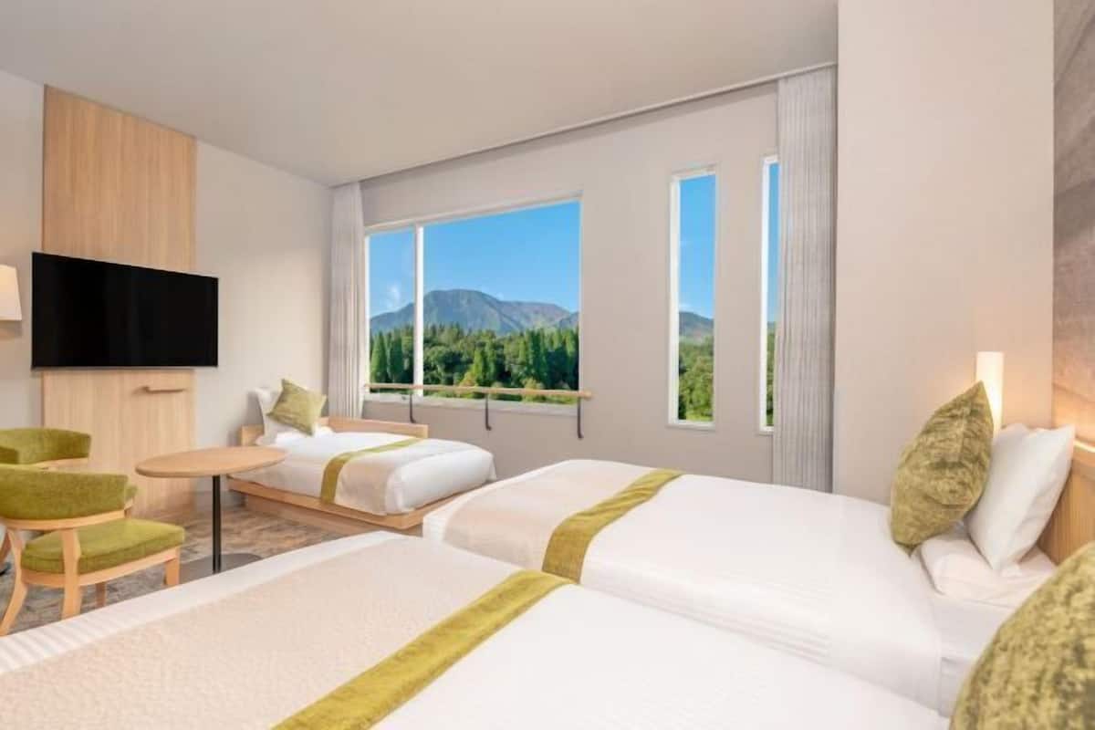 Safe på rommet, skrivebord, wi-fi (inkludert) og sengetøy