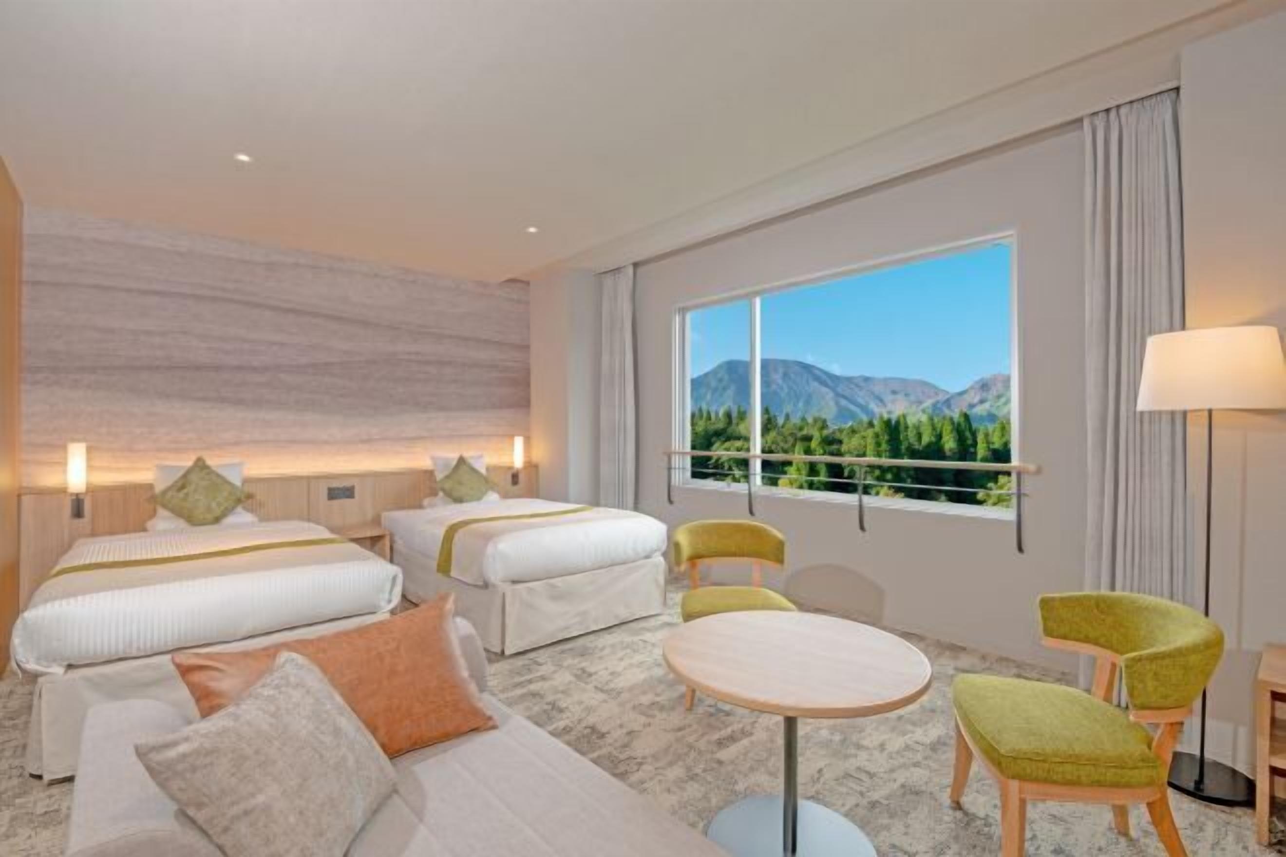 Zimmersafe, Schreibtisch, kostenloses WLAN, Bettwäsche