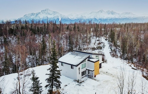 4 Master Suites in the Heart of Alaska...Abby's Place.....