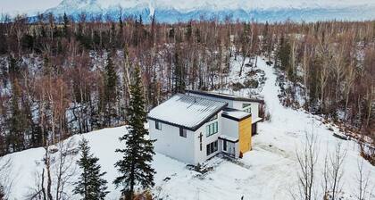 4 Master Suites in the Heart of Alaska...Abby's Place.....