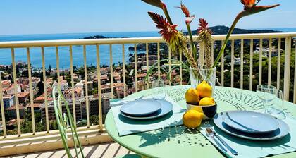 Vue mer imprenable, studio avec balcon et parking dans magnifique domaine