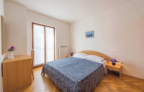 3 bedrooms, Internet