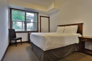 2 bedrooms, iron/ironing board, free WiFi, bed sheets - Hot Tub & Gym / Pool / Ground-Floor Condo (Fernie)