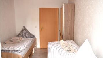 2 chambres, coffres-forts dans les chambres, Wi-Fi, draps fournis