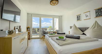 Modernes "Alpenguck" Apartment mit Pool und Sauna in Scheidegg im Allgäu