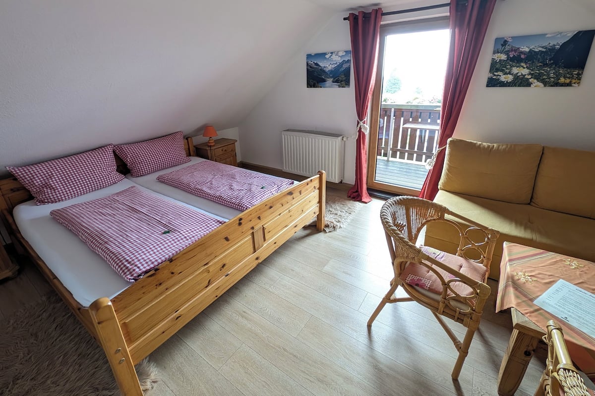 Family Room, Balcony (Nr. 5) | Individually decorated, free cribs/infant beds, free WiFi, bed sheets