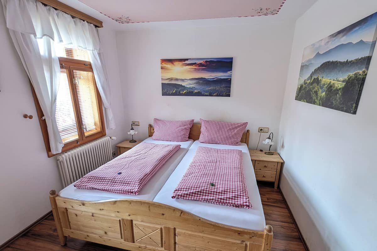 Double Room, Mountain View (Nr. 2) | Individually decorated, free cribs/infant beds, free WiFi, bed sheets