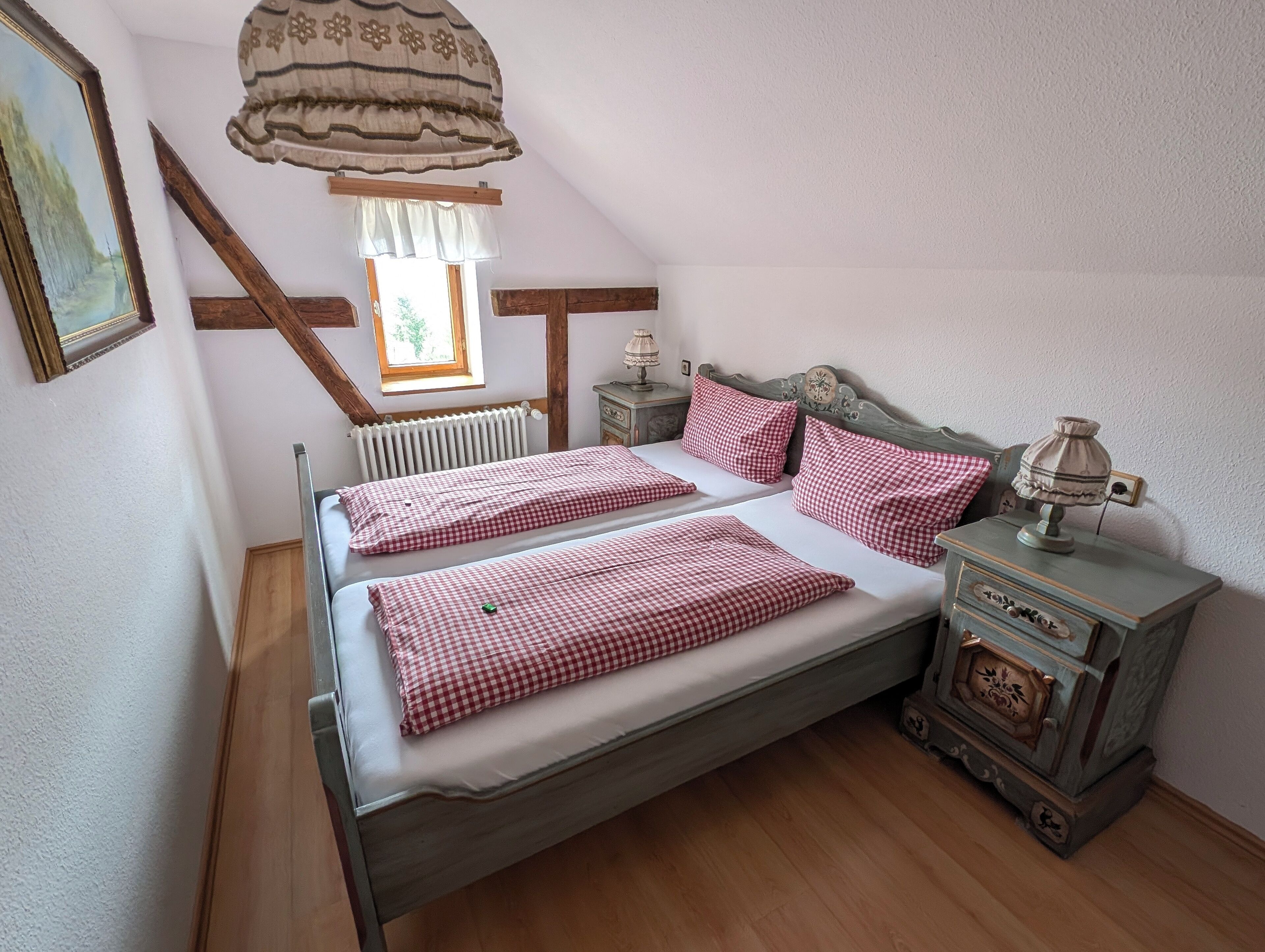 Family Room (Nr. 4) | Individually decorated, free cribs/infant beds, free WiFi, bed sheets