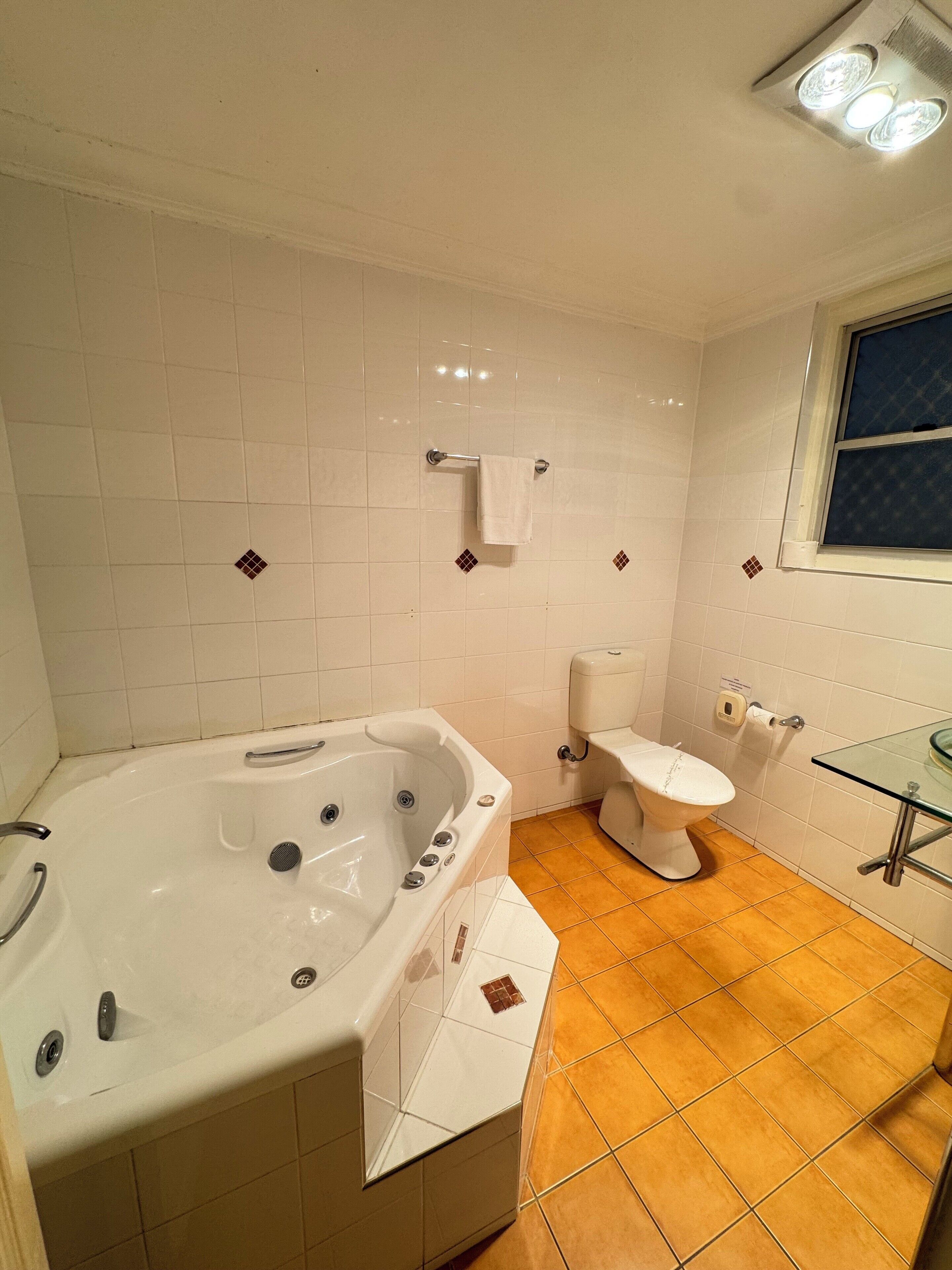 Standard Room | Bathroom